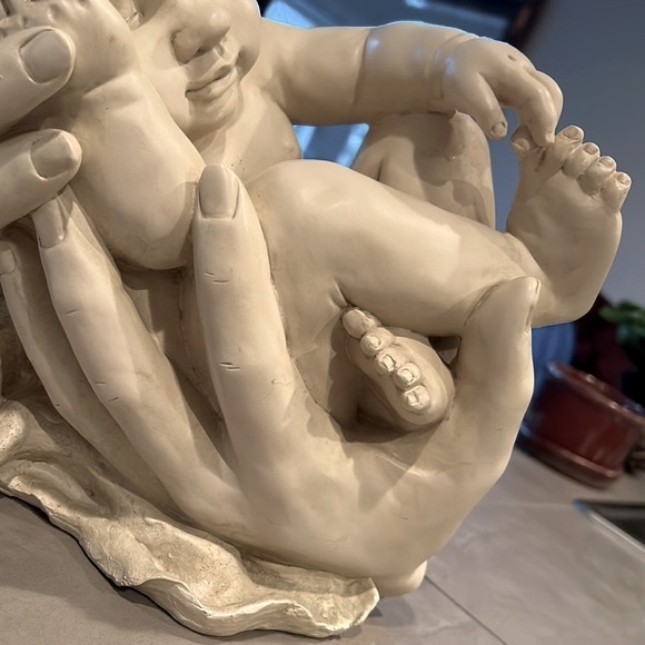SOLD Newborn In Loving Hands Sculpture Baby Sleeping Figurine Indoor Outdoor Art - Picture 7 of 17